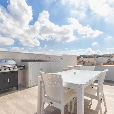 Seafront Triplex Penthouse With Private Rooftop & Hot Tub