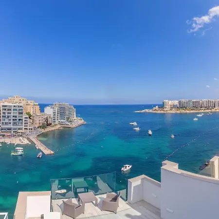 Apartament Seafront Triplex Penthouse With Private Rooftop & Hot Tub St. Julian's