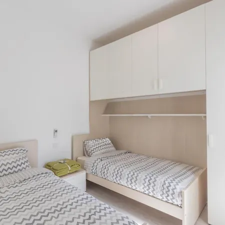 Seafront Triplex Penthouse With Private Rooftop & Hot Tub * St. Julian's